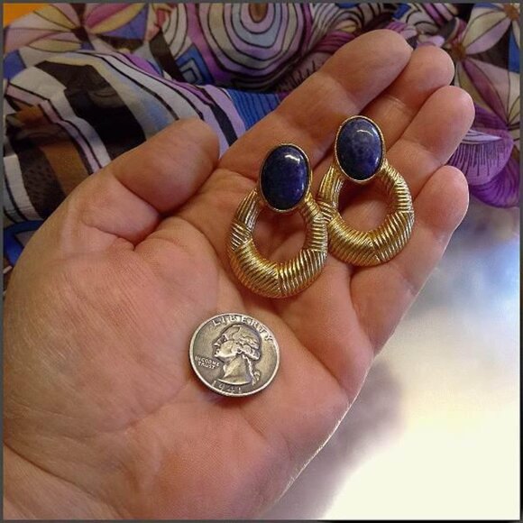 Elegant Lapis Lazuli Gold Hoop 1980s Vintage Earrings 15142 - Picture 5 of 6
